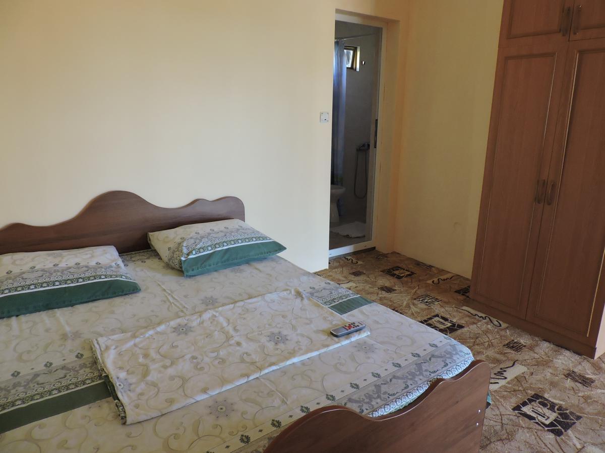Guesthouse U Moti New Athos Exterior foto